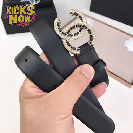 Chanel Calfskin Pearl Crystal Queen of France CC Belt