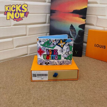 multiple wallet blue