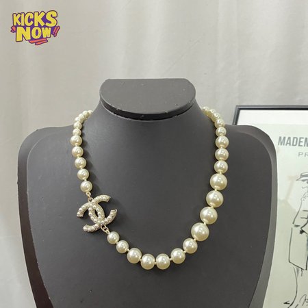 Chanel Glass Pearls CC Necklace Gold/Pearly White