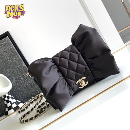 Chanel Clutch Satin & Gold-Tone Metal Black