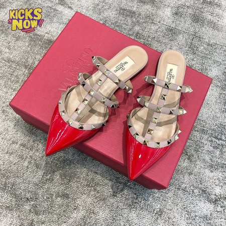 Valentino Rockstud Rockstud Patent Leather Sandal