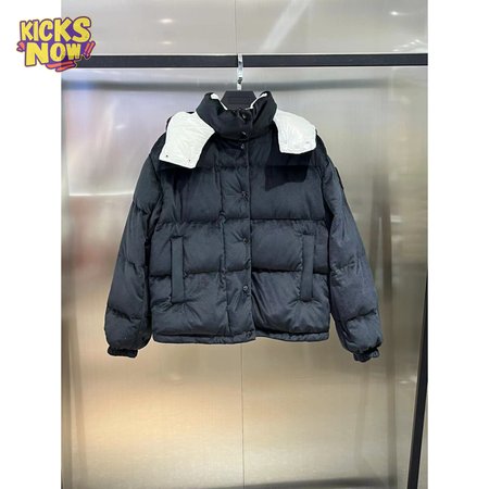 Moncler Autumn And Winter Hooded Down Jacket