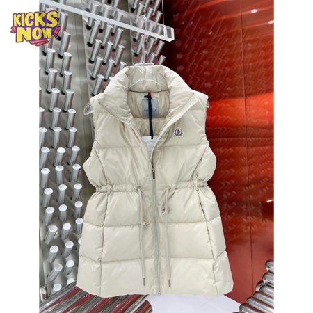 Moncler Gerardmer Down Vest In White