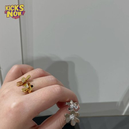 Van Cleef Frivole Ring